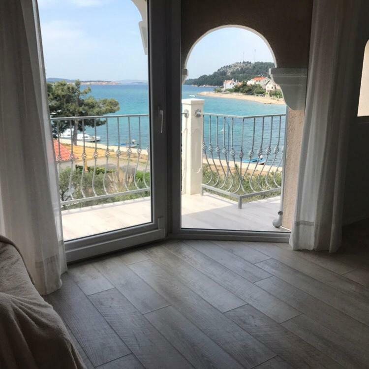 Relaxing Whole Top Floor Apartment By The Sea Žaborić Zewnętrze zdjęcie