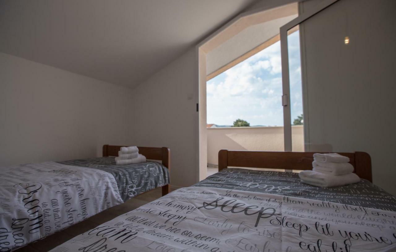 Relaxing Whole Top Floor Apartment By The Sea Žaborić Zewnętrze zdjęcie