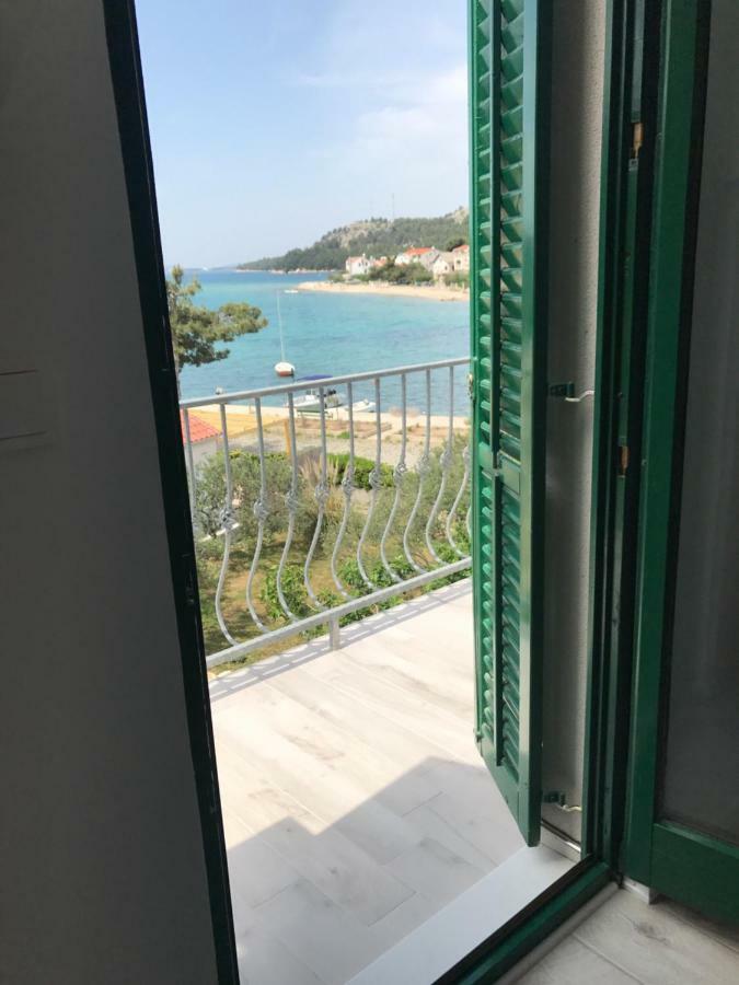 Relaxing Whole Top Floor Apartment By The Sea Žaborić Zewnętrze zdjęcie